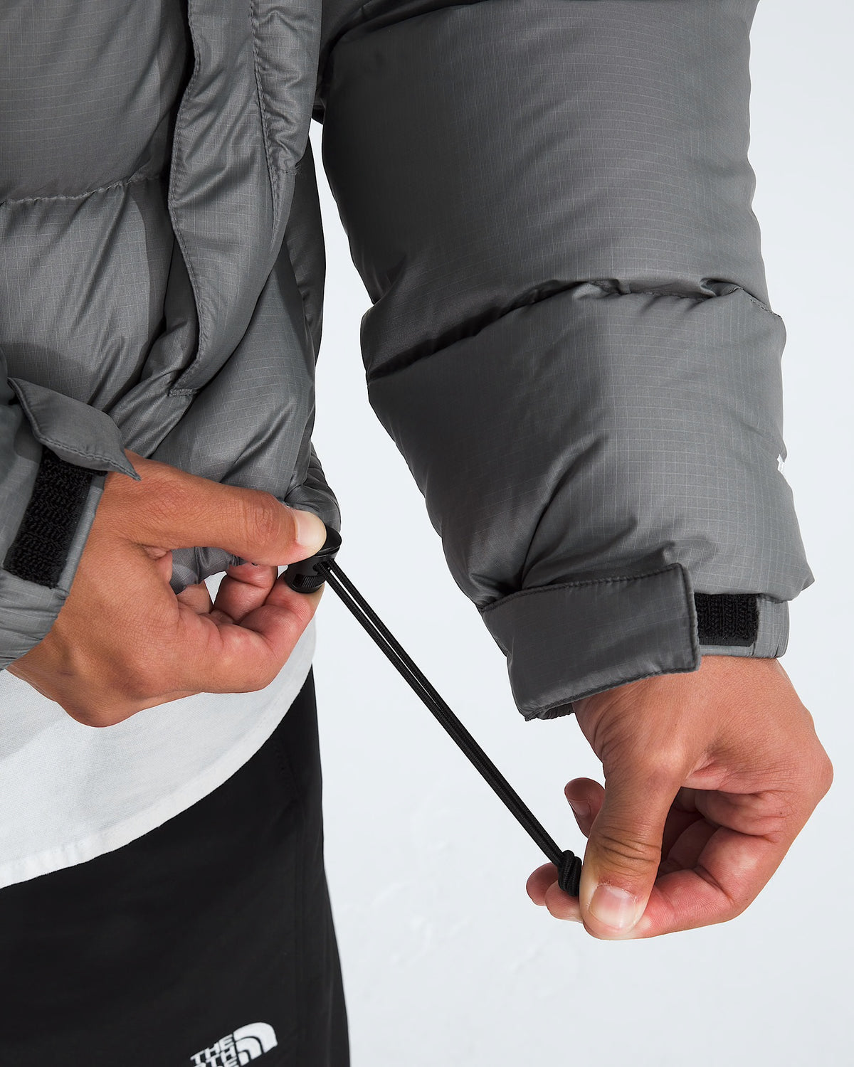 The North Face Men's 1996 Retro Nuptse Jacket in Smoked Pearl